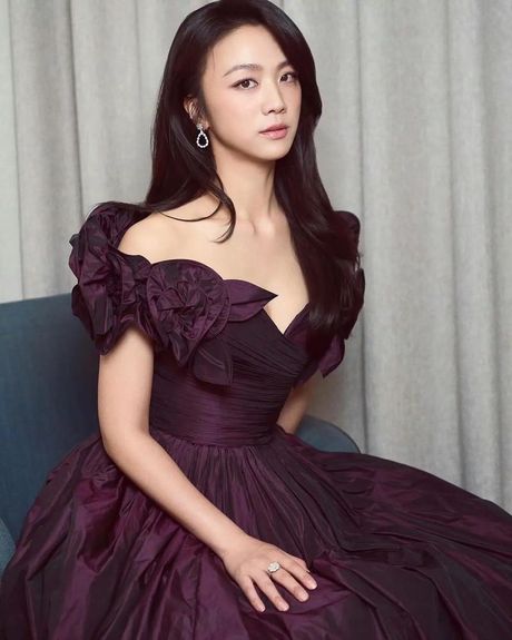 汤唯晚秋：展现女性高贵和优雅的时尚之选