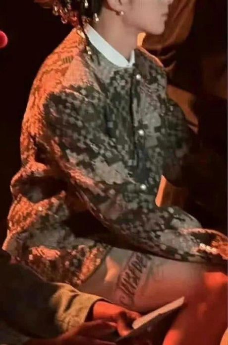 王鹤棣纹身，王鹤棣身披纹身惊艳亮相！这些有关他纹身的小秘密你肯定不知道！